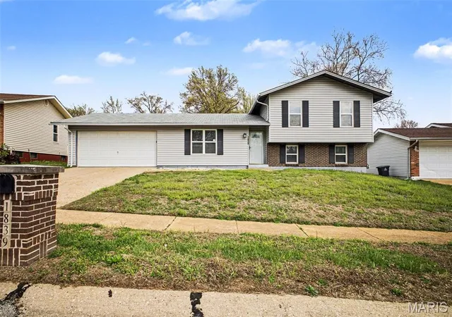 Photo 1 of Single family home for sale at 1839 Lakemont Ln, Saint Louis, MO 63138 | MLS# MIS26018609 | Listing updated on 2026-09-25