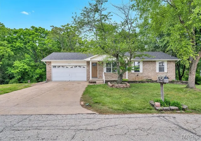 Homes for sale in Arnold, MO | 1678 Elizabeth Dr, Arnold, MO 63010 | MLS# MIS26018641