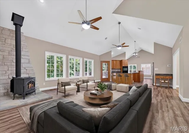 Photo 3 of Single family home for sale at 18517 Gredan Ct, Wildwood, MO 63069 | MLS# MIS26018655 | Listing updated on 2026-10-08