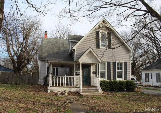 1st image of 2315 Brown St, Alton, IL 62002 | MLS# MIS26018660