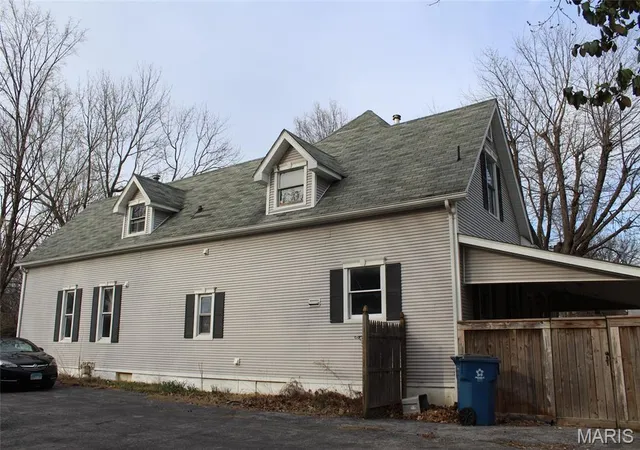 2nd image of 2315 Brown St, Alton, IL 62002 | MLS# MIS26018660