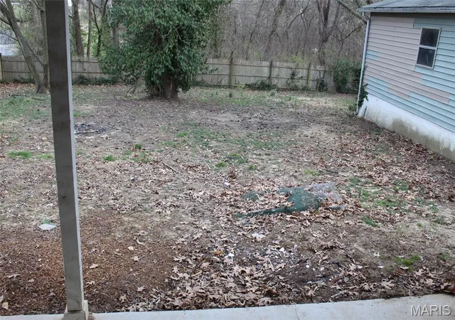5th image of 2315 Brown St, Alton, IL 62002 | MLS# MIS26018660