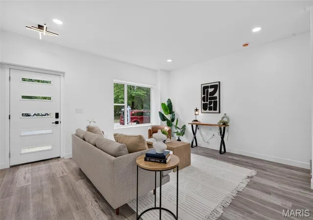 Photo 3 of Townhouse for sale at 1415 Dodier St, Saint Louis, MO 63107 | MLS# MIS26018661 | Listing updated on 2026-10-19