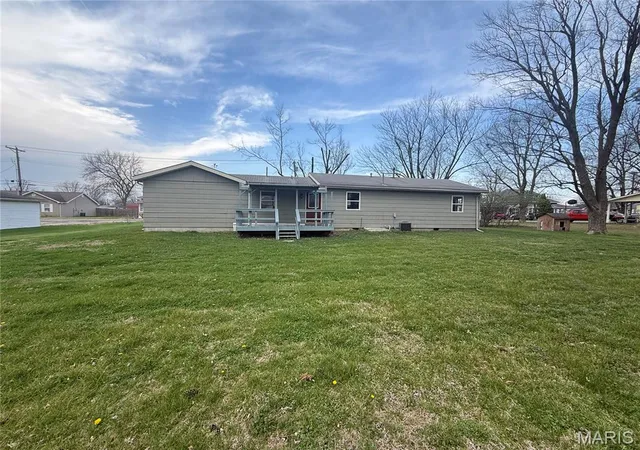 Homes for sale in Bowling Green, MO | 103 S 13th St, Bowling Green, MO 63334 | MLS# MIS26018755