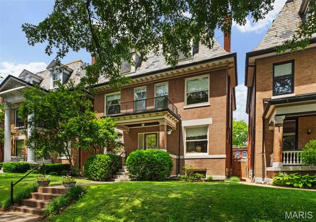 Photo 1 of Single family home for sale at 6157 Kingsbury Ave, St Louis, MO 63112 | MLS# MIS26018801 | Listing updated on 2026-09-14