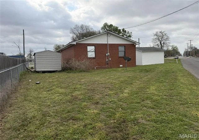 Homes for sale in Caruthersville, MO | 1518 Ward Ave, Caruthersville, MO 63830 | MLS# MIS26018812