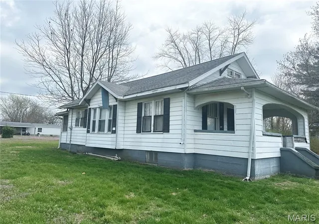 Photo 1 of Sale Pending at 1001 S Crawford St, Tilden, IL 62292 | MLS# MIS26018823 | Listing updated on 2026-08-31