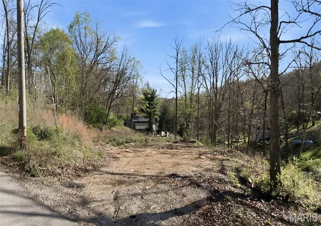Homes for sale in Ballwin, MO | 639 Castlewood Dr, Ballwin, MO 63021 | MLS# MIS26018828