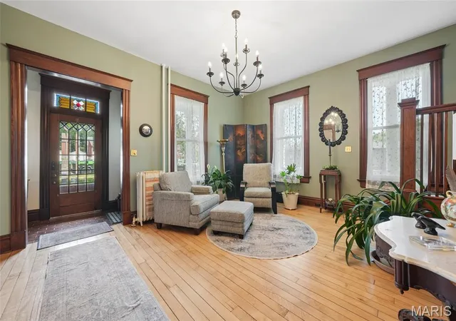 Photo 3 of Single family home for sale at 33 S Laclede Station Rd, Saint Louis, MO 63119 | MLS# MIS26018894 | Listing updated on 2026-10-04