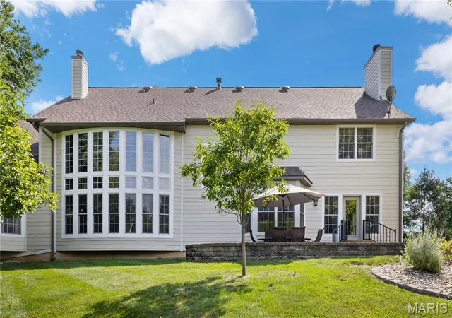 Photo 3 of Mansion for sale at 4046 Austin Dr, Saint Charles, MO 63304 | MLS# MIS26018966 | Listing updated on 2026-09-14