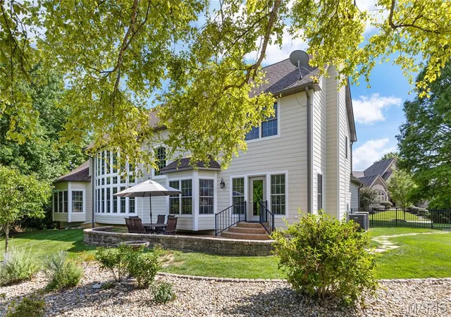 Photo 3 of Single family home for sale at 4046 Austin Dr, Saint Charles, MO 63304 | MLS# MIS26018966 | Listing updated on 2026-09-14