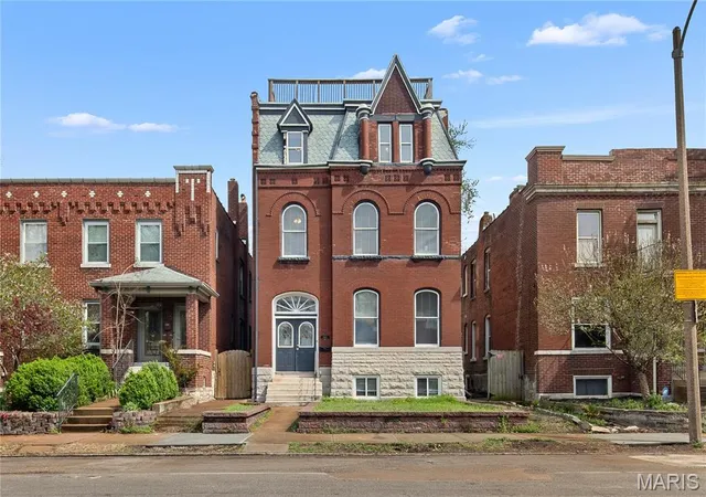 Photo 1 of Single family home for sale at 2922 S Compton Ave, Saint Louis, MO 63118 | MLS# MIS26018972 | Listing updated on 2026-09-08