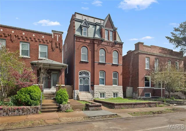 Photo 2 of Single family home for sale at 2922 S Compton Ave, Saint Louis, MO 63118 | MLS# MIS26018972 | Listing updated on 2026-09-08