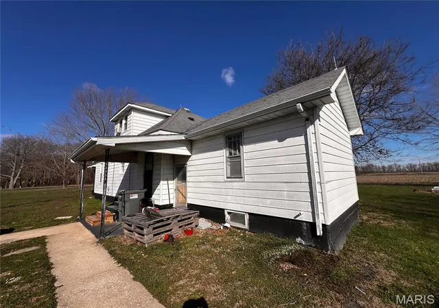 Photo 3 of Single family home for sale at 20040 Boulder Rd, Shattuc, IL 62231 | MLS# MIS26019017 | Listing updated on 2026-09-14