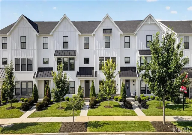 Homes for sale in St Louis, MO | 8933 Eager Rd, St Louis, MO 63144 | MLS# MIS26019040