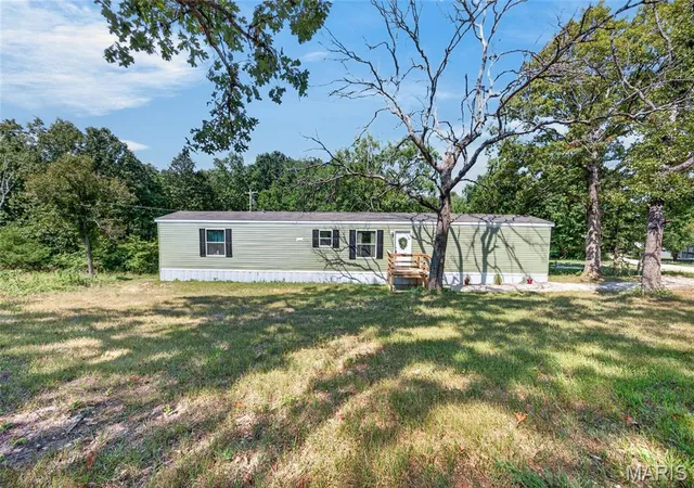 Photo 3 of Sale Pending at 18356 Lassiter Ln, Waynesville, MO 65583 | MLS# MIS26019104 | Listing updated on 2026-09-04