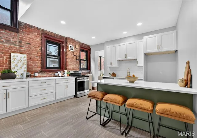 3rd image of 6203 Washington Ave, University City, MO 63130 | MLS# MIS26019122