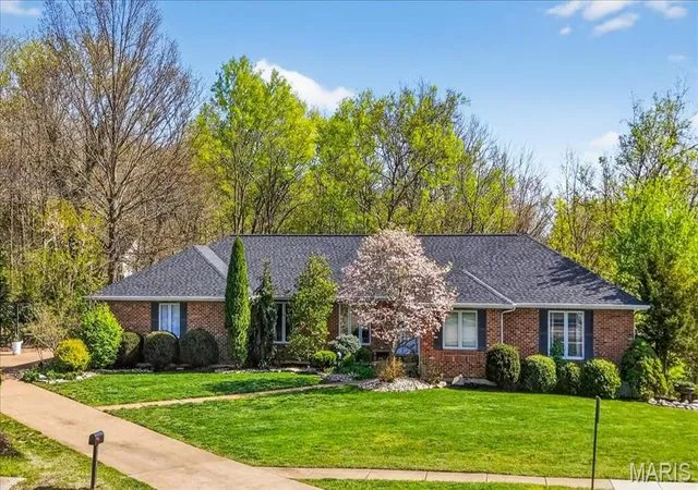 Homes for sale in Fenton, MO | 790 Villa Gran Wy, Fenton, MO 63026 | MLS# MIS26019132