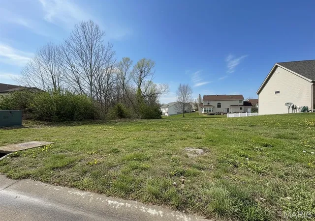 4th image of 807 Liberty Creek Dr, Wentzville, MO 63385 | MLS# MIS26019179