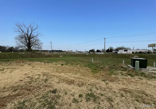 2nd image of 5 Quail Covey Ct, Wentzville, MO 63385 | MLS# MIS26019329