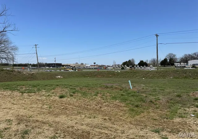 3rd image of 5 Quail Covey Ct, Wentzville, MO 63385 | MLS# MIS26019329
