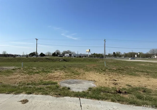 2nd image of 1 Quail Covey Ct, Wentzville, MO 63385 | MLS# MIS26019333