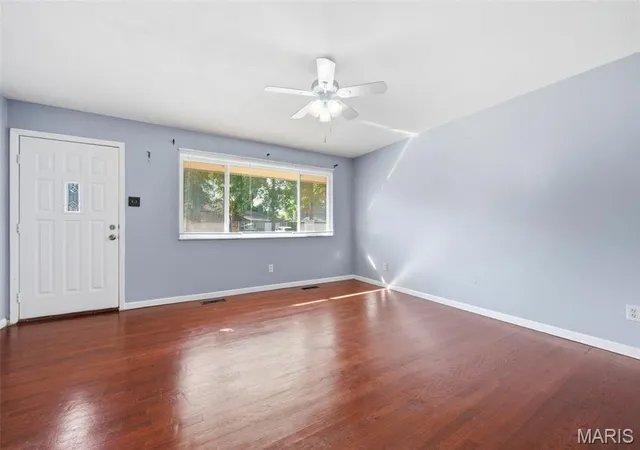 Photo 3 of Single family home for sale at 1925 Apple Blossom Ct, Florissant, MO 63031 | MLS# MIS26019367 | Listing updated on 2026-09-24