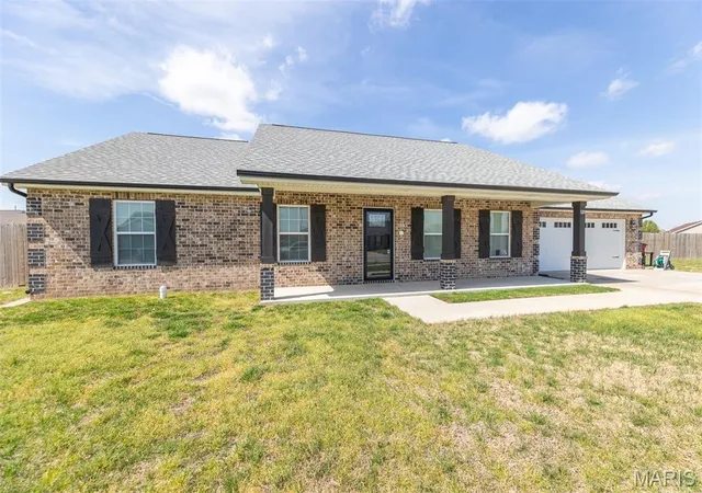 Homes for sale in Sikeston, MO | 1201 Yosemite, Sikeston, MO 63801 | MLS# MIS26019375