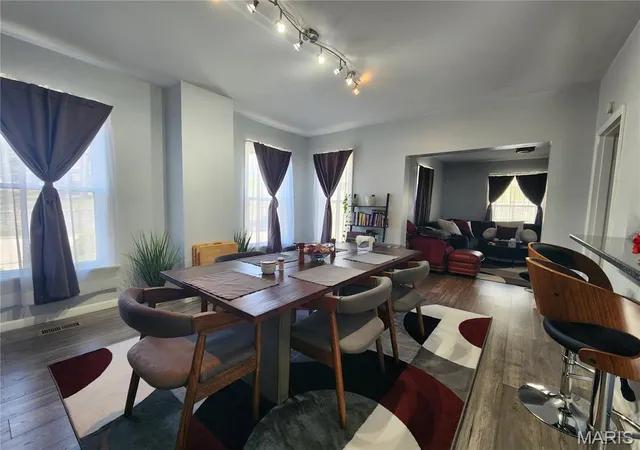 Photo 2 of Single family home for sale at 607 Beacon St, Alton, IL 62002 | MLS# MIS26019409 | Listing updated on 2026-08-06