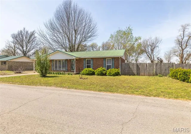 Homes for sale in Malden, MO | 39813 W Dorothy Dr, Malden, MO 63863 | MLS# MIS26019410