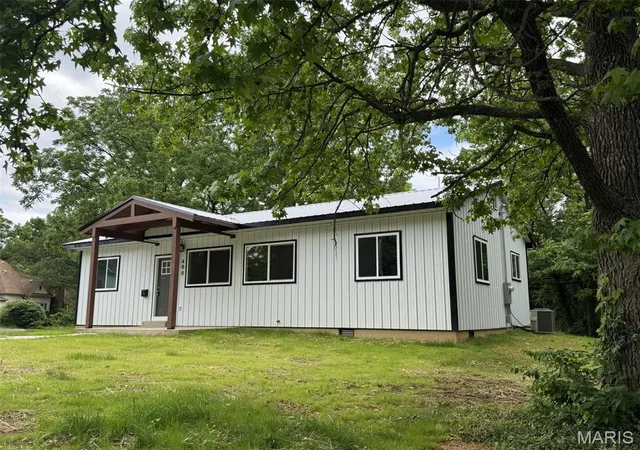 Homes for sale in Salem, MO | 400 S Jackson, Salem, MO 65560 | MLS# MIS26019414