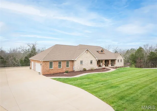 3rd image of 130 Valley Oaks Ln, Union, MO 63084 | MLS# MIS26019439