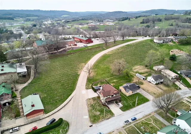 Homes for sale in Hermann, MO | 416 W 12Th St, Hermann, MO 65041 | MLS# MIS26019512