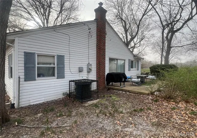 Photo 3 of Single family home for sale at 886 Prigge Rd, Saint Louis, MO 63138 | MLS# MIS26019540 | Listing updated on 2026-07-08