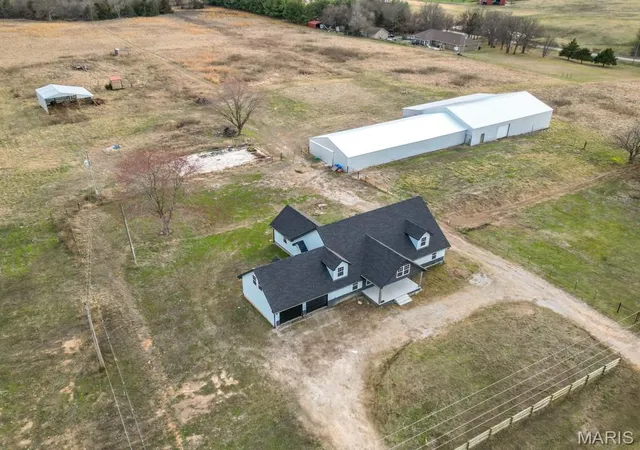 1st image of 24110 Evanston Rd, Lebanon, MO 65536 | MLS# MIS26019557