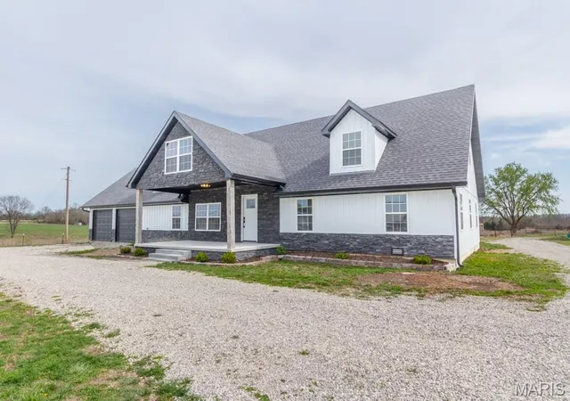 Photo 3 of House for sale at 24110 Evanston Rd, Lebanon, MO 65536 | MLS# MIS26019557 | Listing updated on 2026-10-07