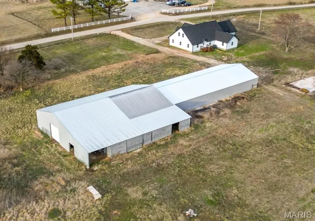 Photo 4 of House for sale at 24110 Evanston Rd, Lebanon, MO 65536 | MLS# MIS26019557 | Listing updated on 2026-10-07