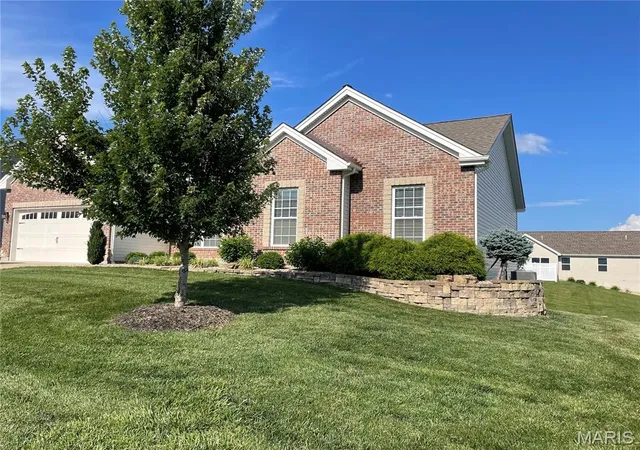 Photo 3 of Sale Pending at 2906 Shirley Close Rd, Washington, MO 63090 | MLS# MIS26019581 | Listing updated on 2026-09-14