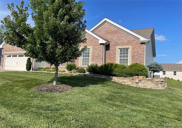 Photo 3 of Sale Pending at 2906 Shirley Close Rd, Washington, MO 63090 | MLS# MIS26019581 | Listing updated on 2026-09-14