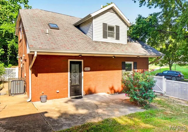 Photo 1 of Sale Pending at 2910 Osceola St, Saint Louis, MO 63111 | MLS# MIS26019587 | Listing updated on 2026-09-08