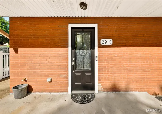 Photo 2 of Sale Pending at 2910 Osceola St, Saint Louis, MO 63111 | MLS# MIS26019587 | Listing updated on 2026-09-08