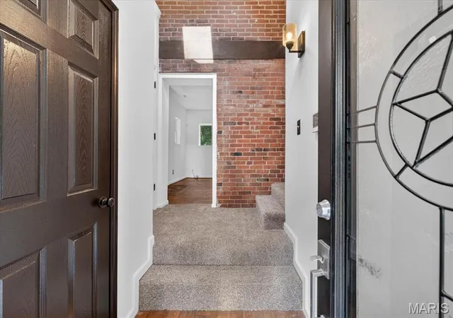 Photo 3 of Sale Pending at 2910 Osceola St, Saint Louis, MO 63111 | MLS# MIS26019587 | Listing updated on 2026-09-08