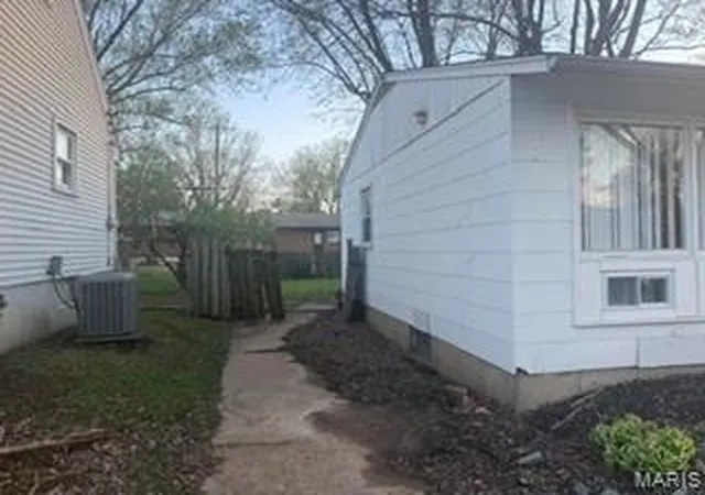 Photo 3 of Single family home for sale at 1144 June Ave, Saint Louis, MO 63138 | MLS# MIS26019657 | Listing updated on 2026-09-29