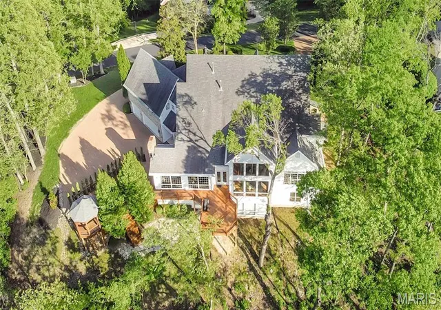 Photo 3 of Single family home for sale at 16925 Lewis Spring Farms Rd, St Louis, MO 63005 | MLS# MIS26019668 | Listing updated on 2026-09-01
