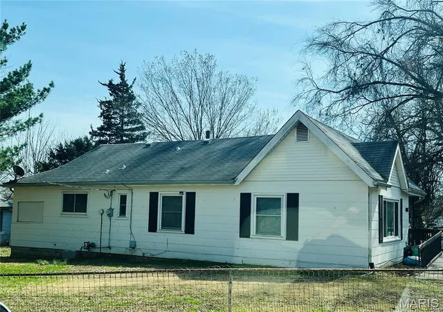 1st image of 9758 Diamond Dr, St Louis, MO 63137 | MLS# MIS26019715