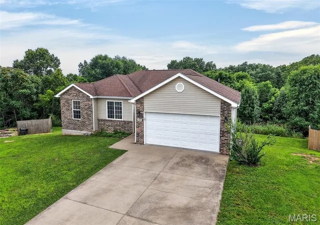 Homes for sale in Waynesville, MO | 116 Pioneer Ct, Waynesville, MO 65583 | MLS# MIS26019768
