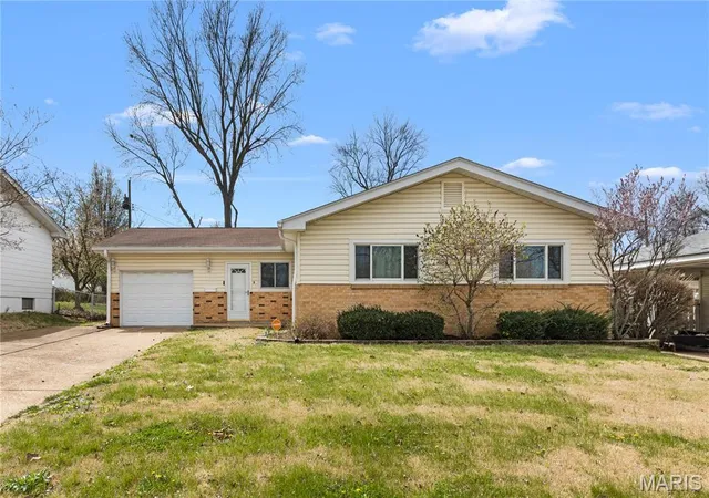 Photo 1 of Single family home for sale at 704 Village Square Dr, Hazelwood, MO 63042 | MLS# MIS26019830 | Listing updated on 2026-04-25