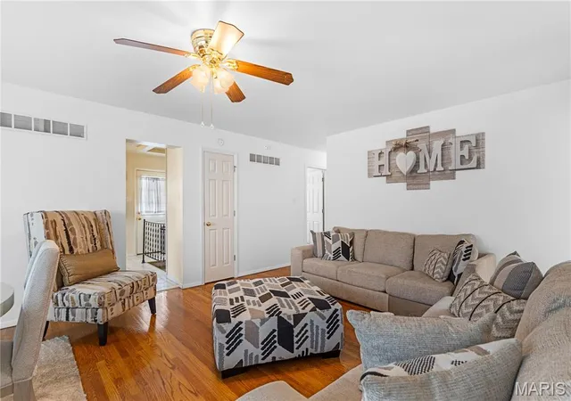Photo 3 of Single family home for sale at 704 Village Square Dr, Hazelwood, MO 63042 | MLS# MIS26019830 | Listing updated on 2026-04-25