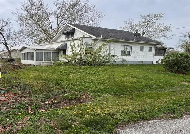 Photo 3 of Single family home for sale at 4074 Breckenridge Ln, Granite City, IL 62040 | MLS# MIS26019850 | Listing updated on 2026-08-31