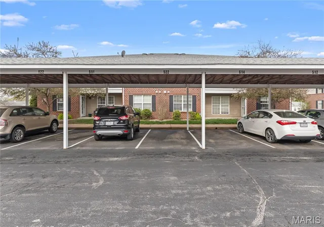 2nd image of 406 S Church St, St Peters, MO 63376